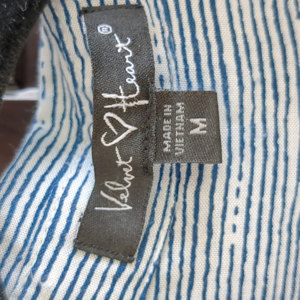 Shirt - Picture 2 of 4